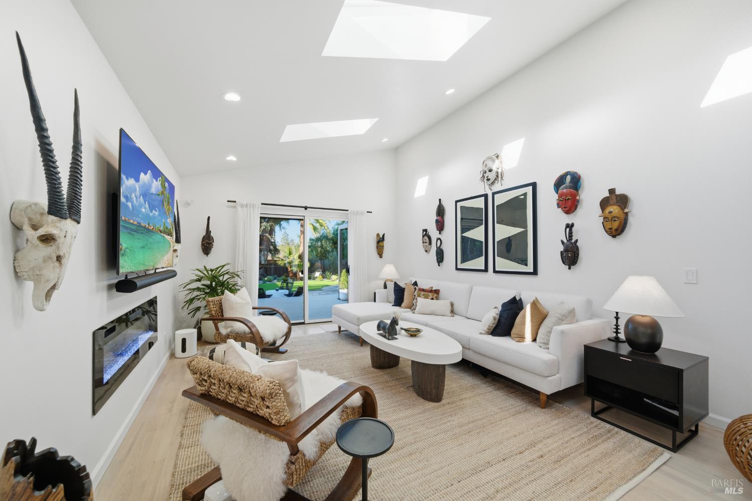 Detail Gallery Image 16 of 49 For 827 Verano Ave, Sonoma,  CA 95476 - 3 Beds | 2 Baths