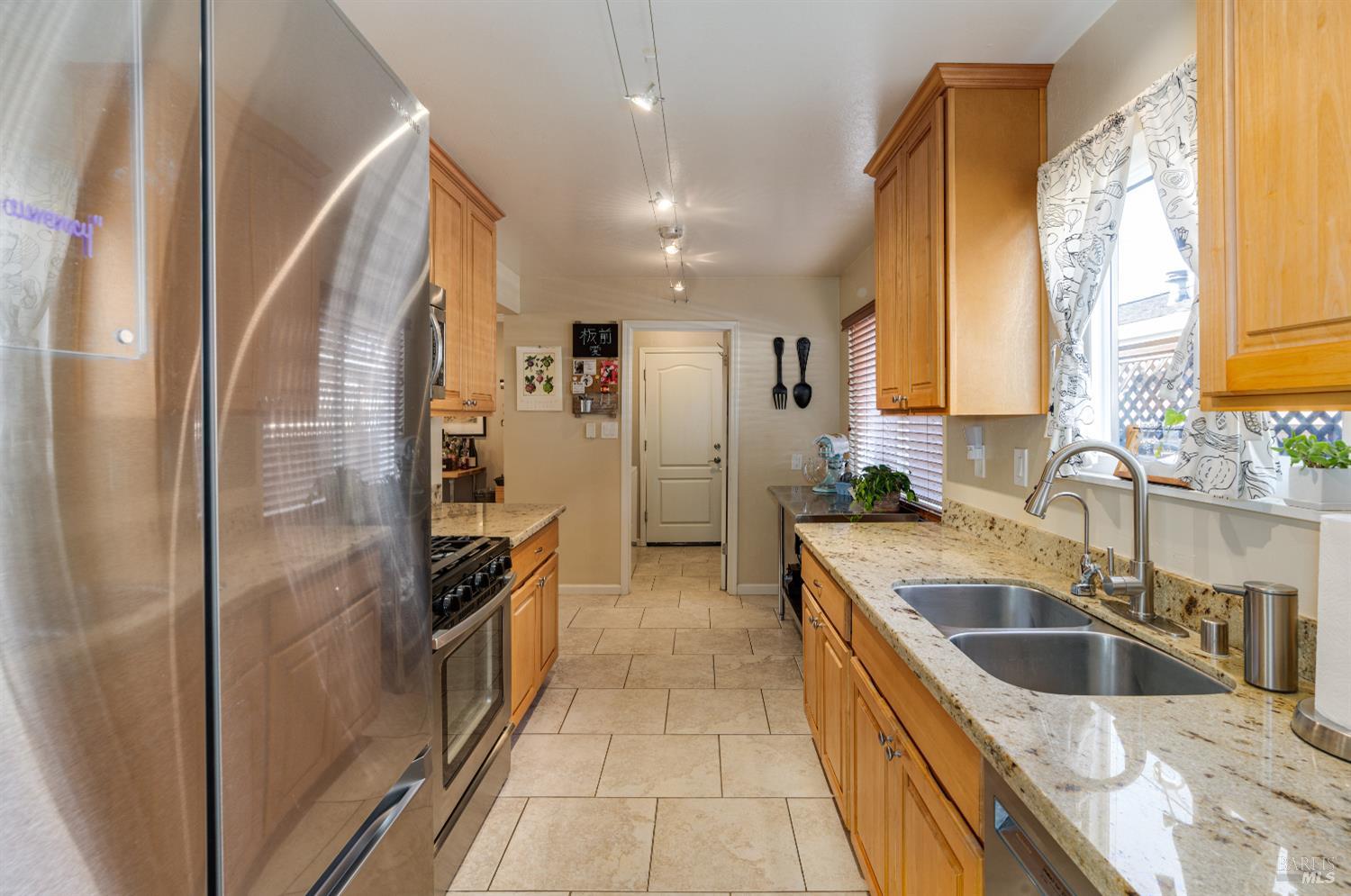 Detail Gallery Image 13 of 33 For 3770 Dover St, Napa,  CA 94558 - 3 Beds | 2 Baths