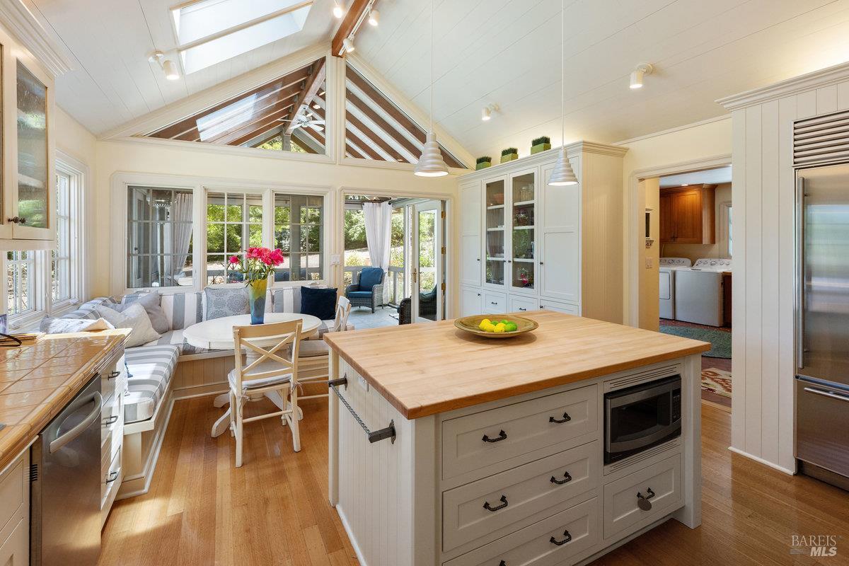 Detail Gallery Image 17 of 47 For 3227 State Highway 128 Hwy, Calistoga,  CA 94515 - 2 Beds | 2 Baths