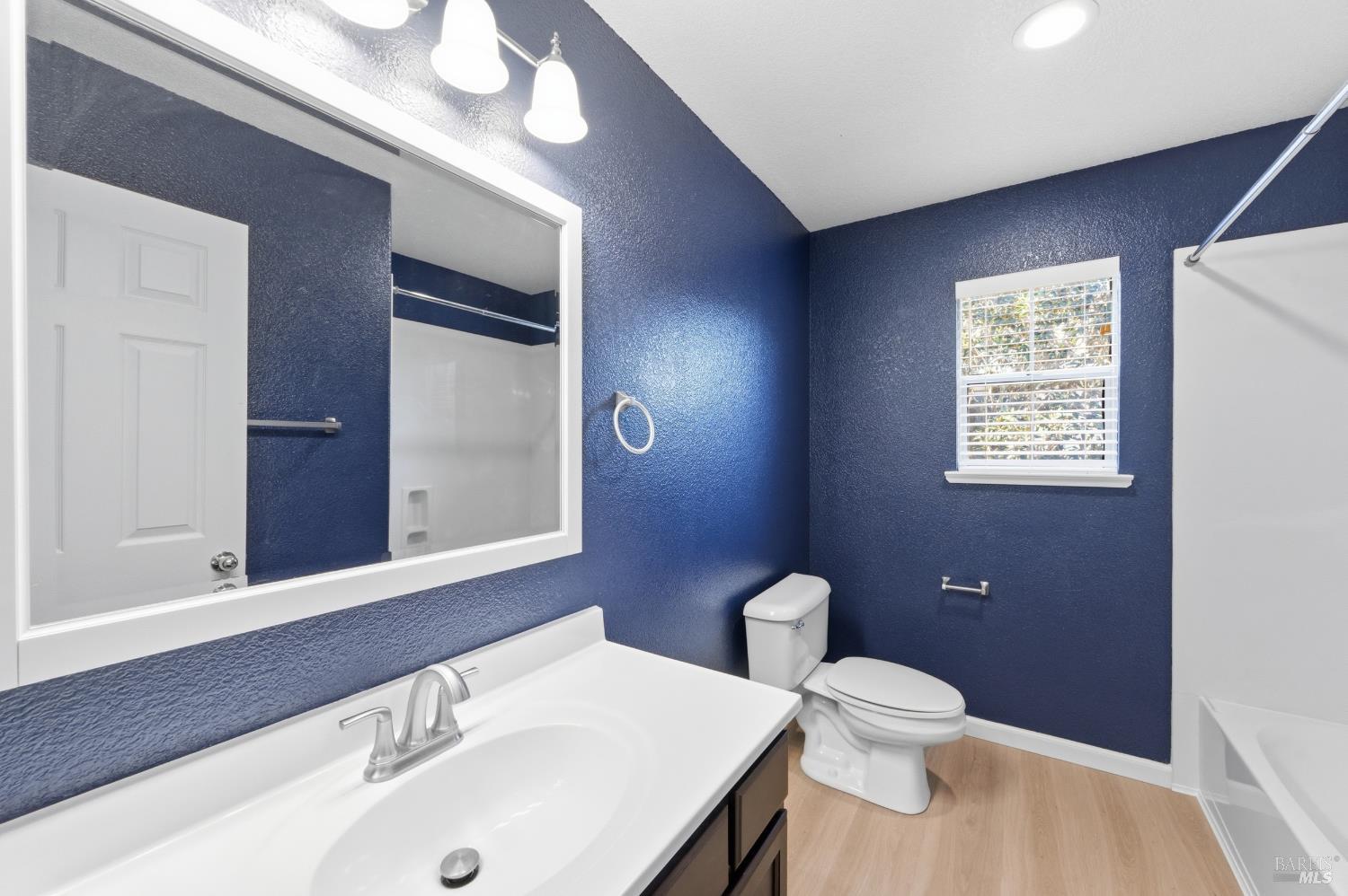 Detail Gallery Image 32 of 59 For 4595 Avondale Cir, Fairfield,  CA 94533 - 5 Beds | 2/1 Baths