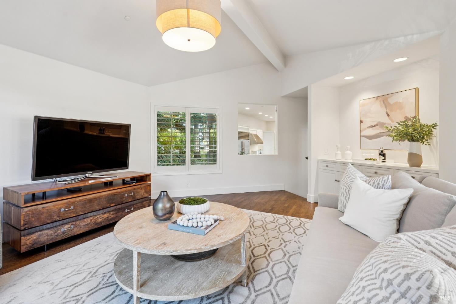 Detail Gallery Image 22 of 51 For 13 Upper Cecilia Way, Tiburon,  CA 94920 - 4 Beds | 3/1 Baths