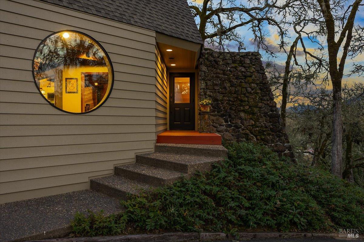 Detail Gallery Image 3 of 37 For 10045 Loch Haven Dr, Santa Rosa,  CA 95404 - 3 Beds | 2 Baths