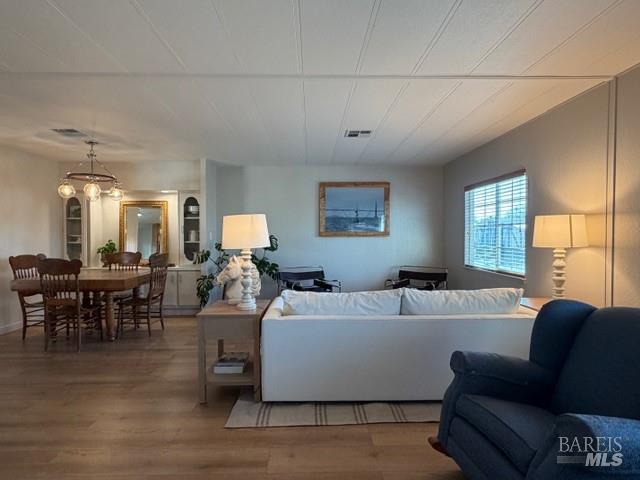 Detail Gallery Image 7 of 25 For 89 Estrella Dr, Santa Rosa,  CA 95403 - 2 Beds | 2 Baths