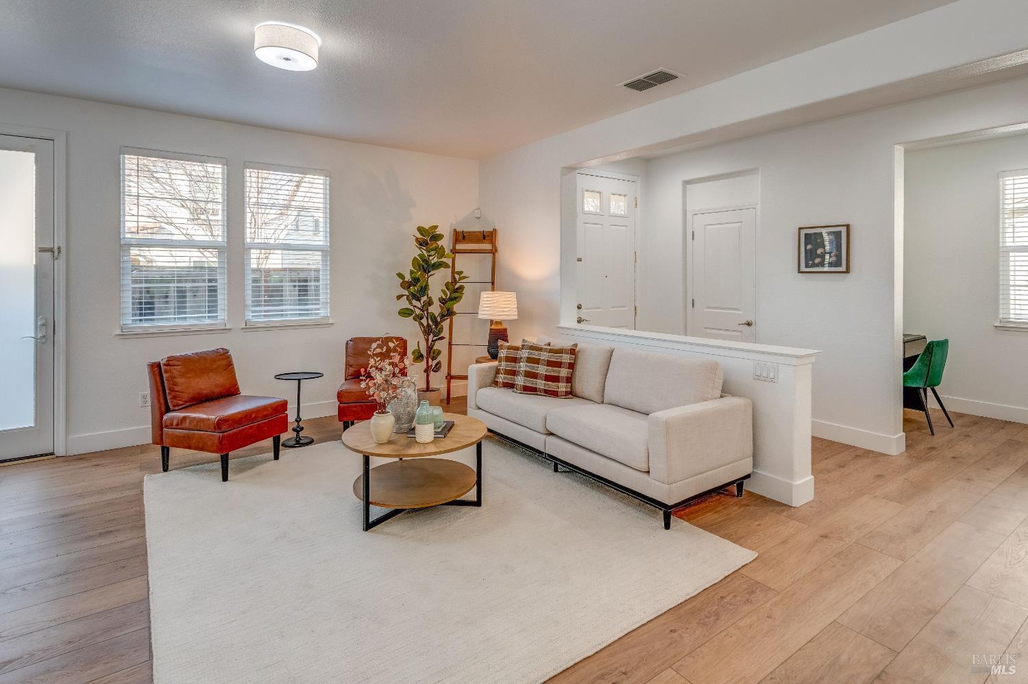 Detail Gallery Image 10 of 38 For 1660 Glenmore Dr, Fairfield,  CA 94533 - 4 Beds | 2/1 Baths