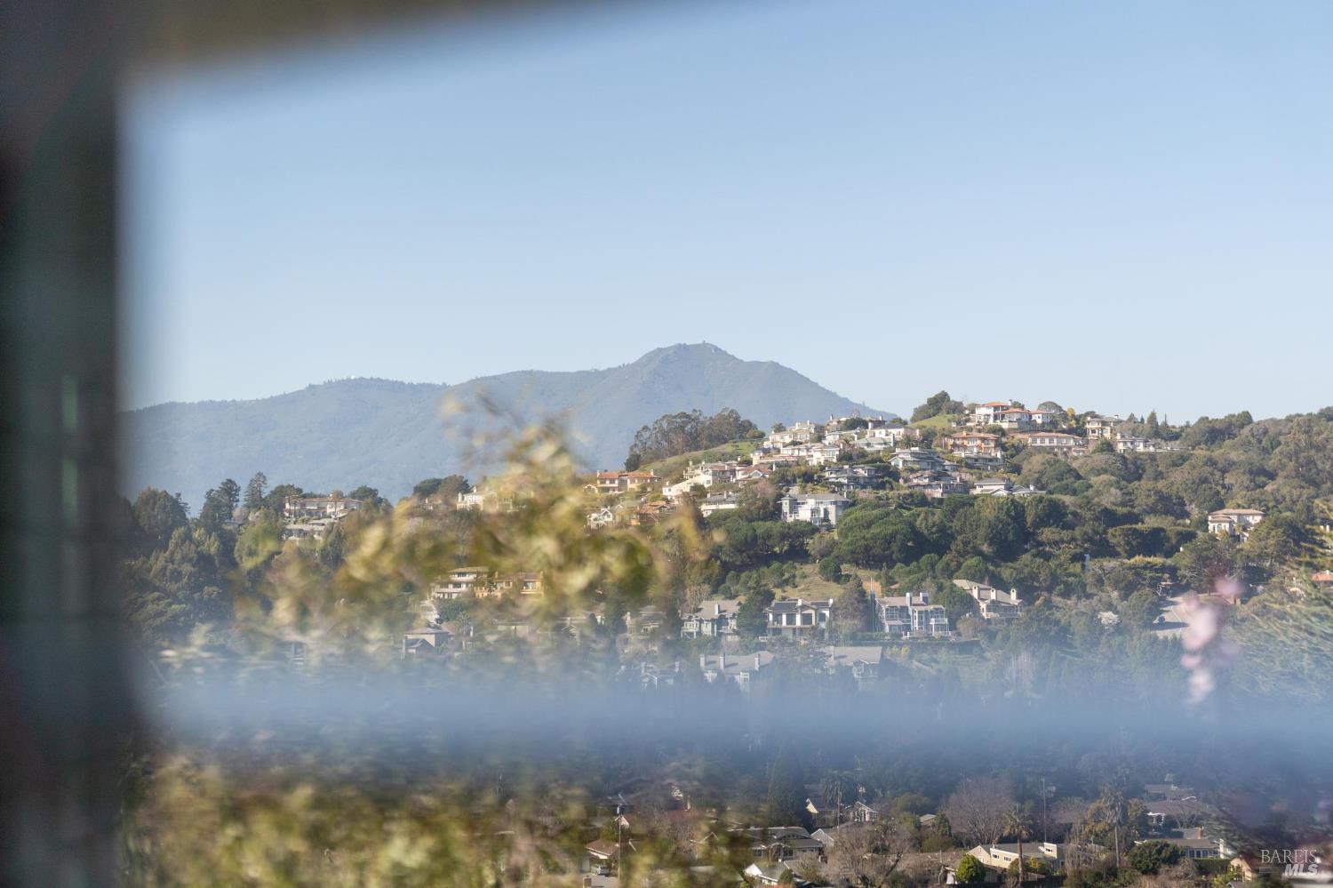 Detail Gallery Image 30 of 51 For 13 Upper Cecilia Way, Tiburon,  CA 94920 - 4 Beds | 3/1 Baths