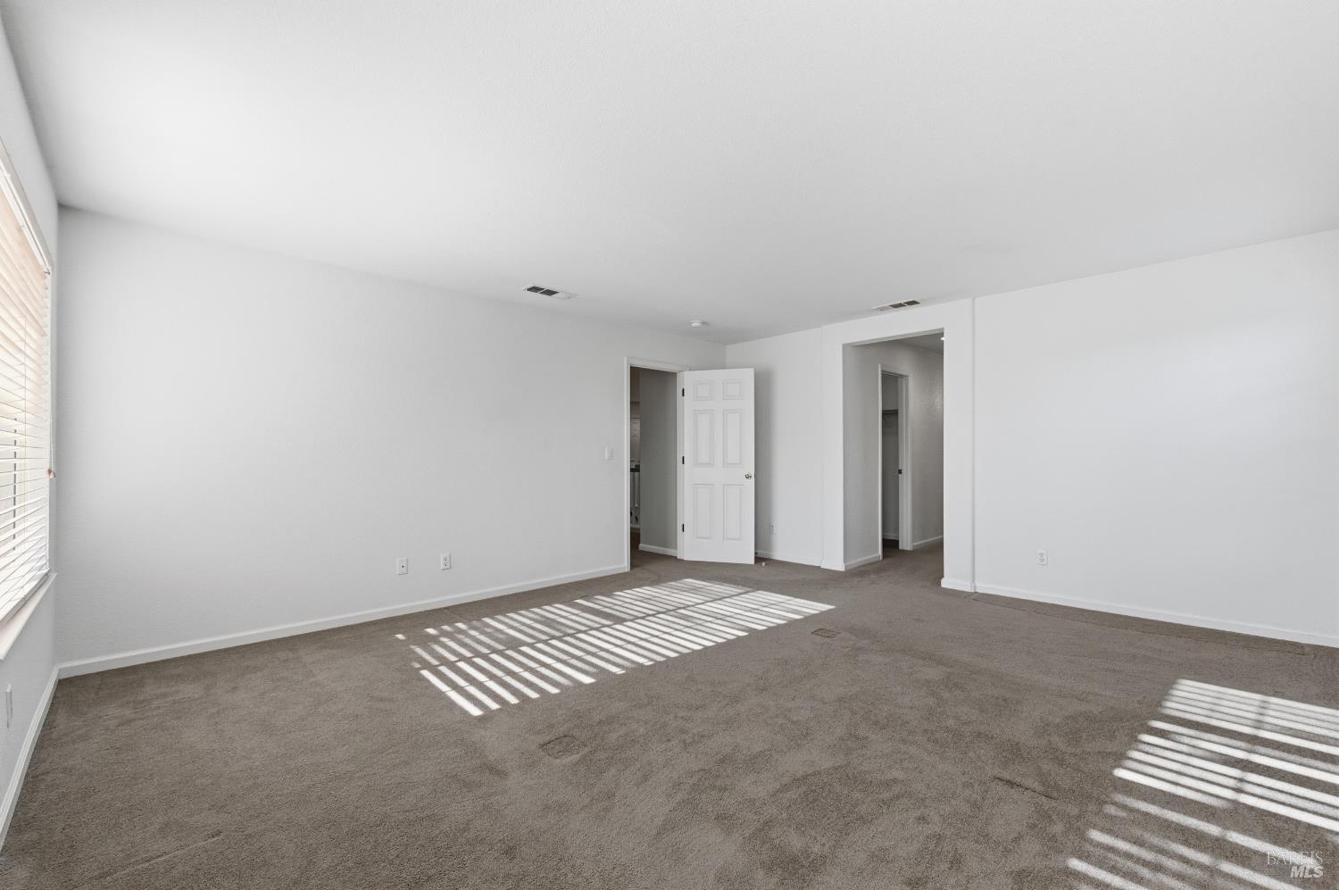 Detail Gallery Image 24 of 59 For 4595 Avondale Cir, Fairfield,  CA 94533 - 5 Beds | 2/1 Baths