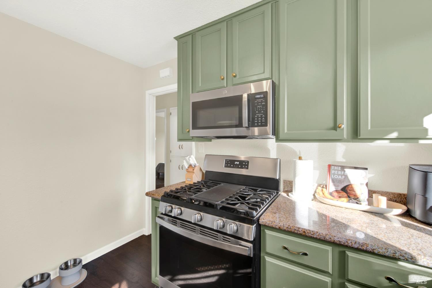 Detail Gallery Image 29 of 56 For 1837 Vermont St, Fairfield,  CA 94533 - 3 Beds | 1 Baths