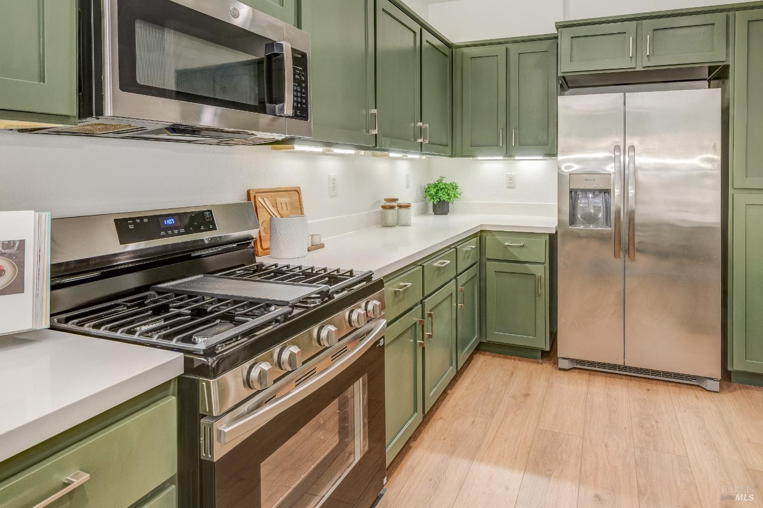 Detail Gallery Image 15 of 38 For 1660 Glenmore Dr, Fairfield,  CA 94533 - 4 Beds | 2/1 Baths