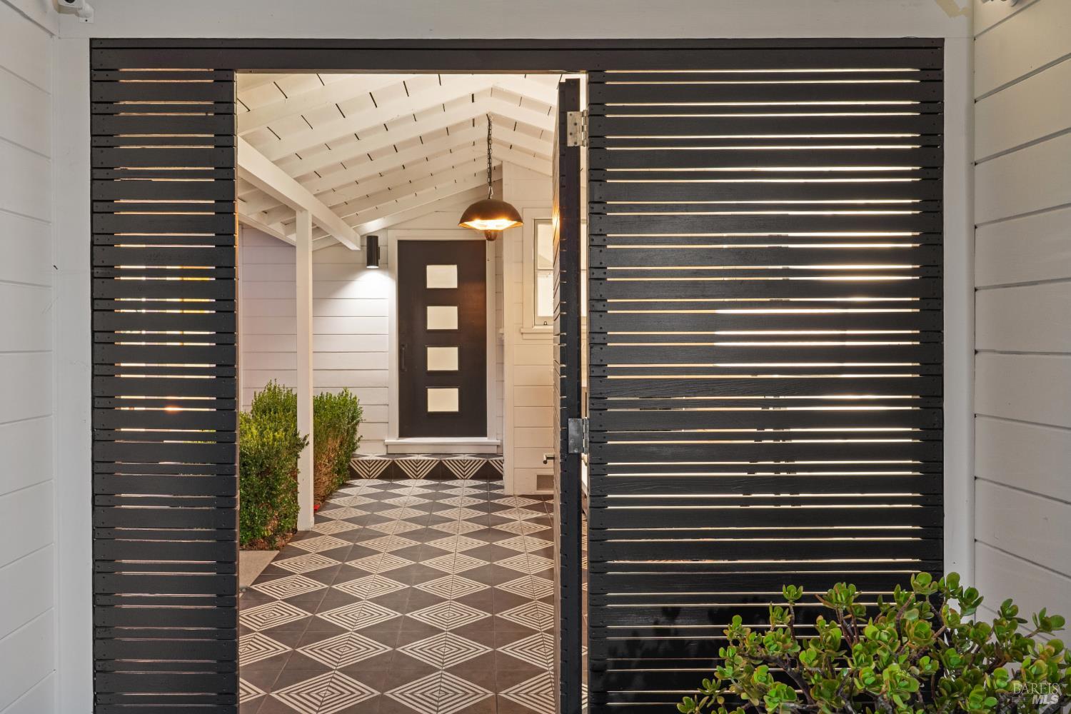 Detail Gallery Image 10 of 40 For 775 Boyes Blvd, Sonoma,  CA 95476 - 3 Beds | 2 Baths