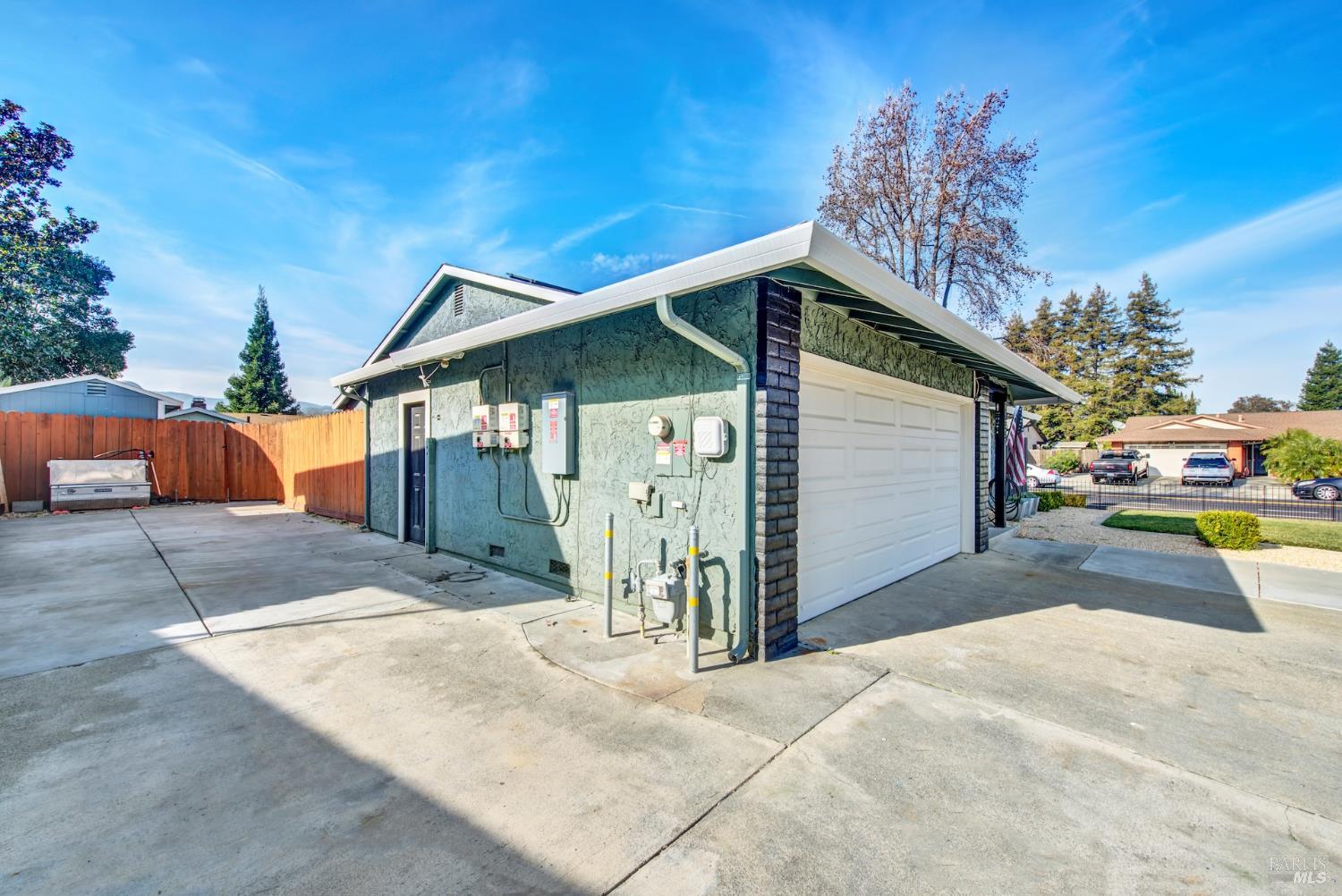 Detail Gallery Image 10 of 83 For 655 Marshall Ct, Vacaville,  CA 95687 - 3 Beds | 2 Baths