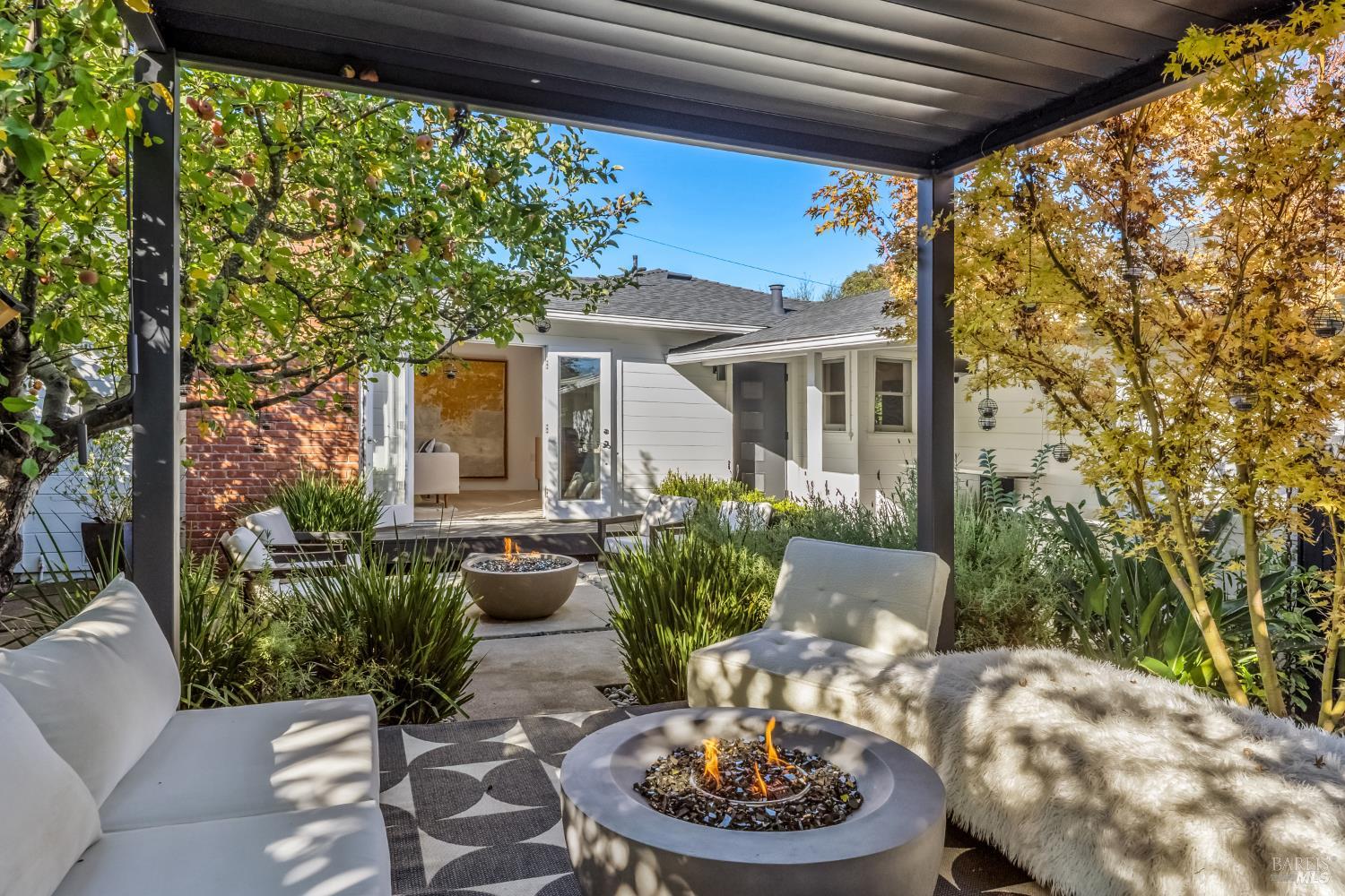 Detail Gallery Image 6 of 40 For 775 Boyes Blvd, Sonoma,  CA 95476 - 3 Beds | 2 Baths