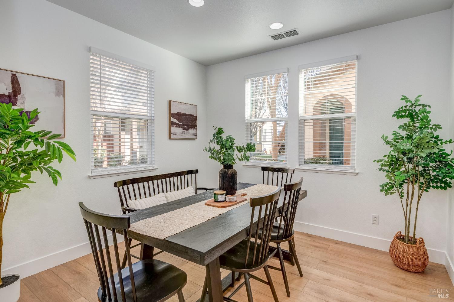 Detail Gallery Image 17 of 38 For 1660 Glenmore Dr, Fairfield,  CA 94533 - 4 Beds | 2/1 Baths