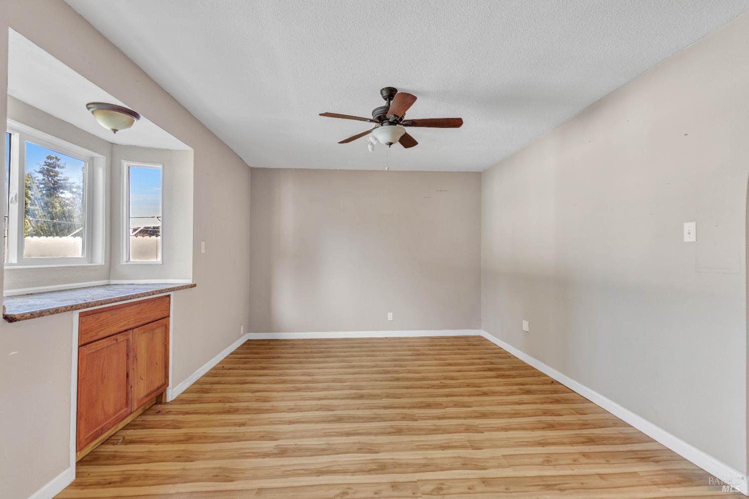 Detail Gallery Image 14 of 36 For 428 W F St, Dixon,  CA 95620 - 3 Beds | 1 Baths