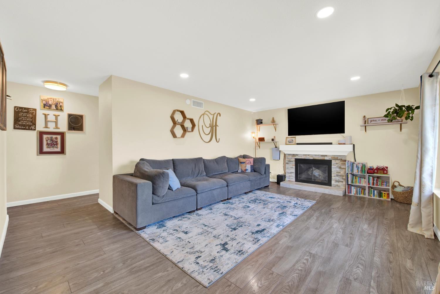 Detail Gallery Image 17 of 83 For 655 Marshall Ct, Vacaville,  CA 95687 - 3 Beds | 2 Baths