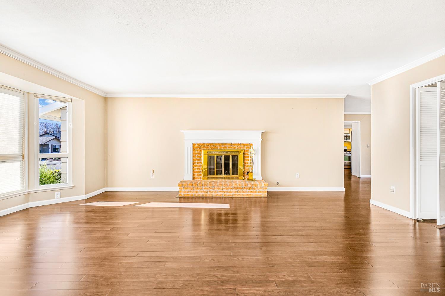 Detail Gallery Image 4 of 41 For 8902 Oak Trail Dr, Santa Rosa,  CA 95409 - 3 Beds | 2 Baths