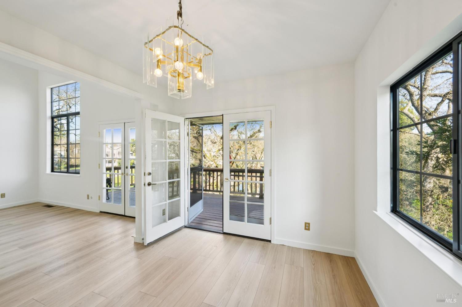 Detail Gallery Image 11 of 34 For 1116 Princeton Dr, Sonoma,  CA 95476 - 3 Beds | 3/1 Baths