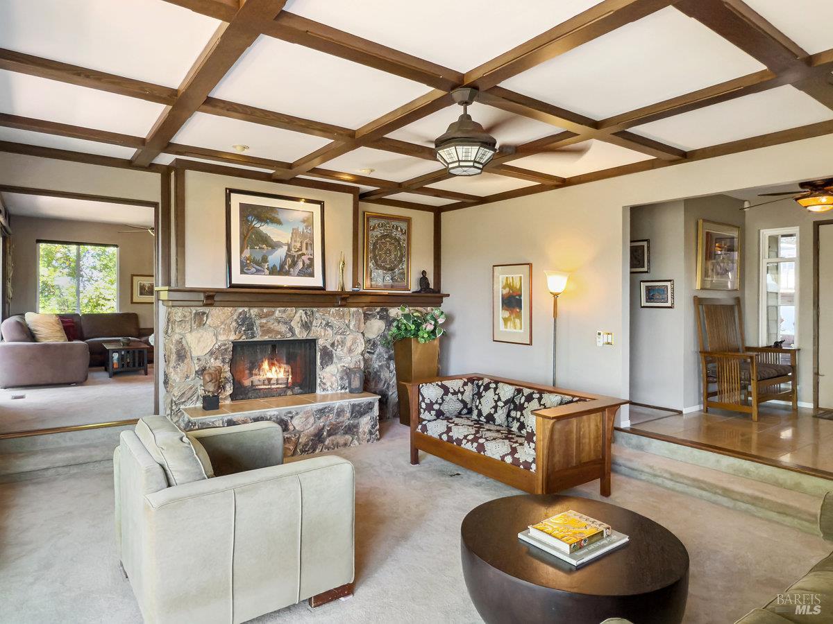 Detail Gallery Image 8 of 41 For 119 Oakmont Ave, San Rafael,  CA 94901 - 4 Beds | 3/1 Baths