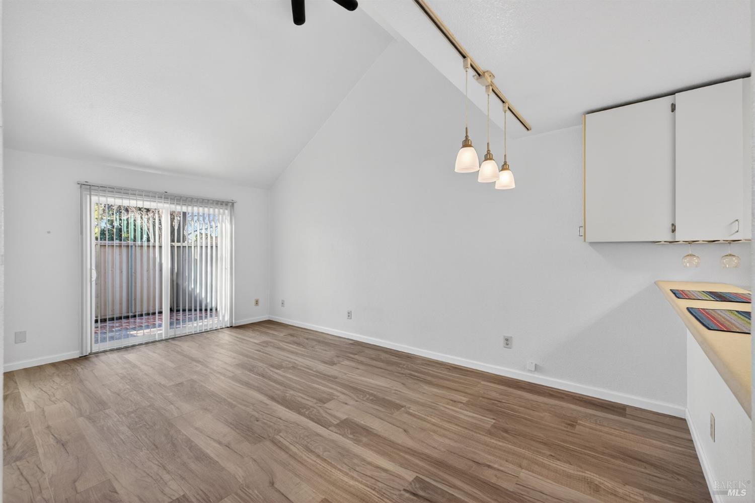 Detail Gallery Image 10 of 32 For 7733 Camino Colegio Unkn, Rohnert Park,  CA 94928 - 2 Beds | 2 Baths