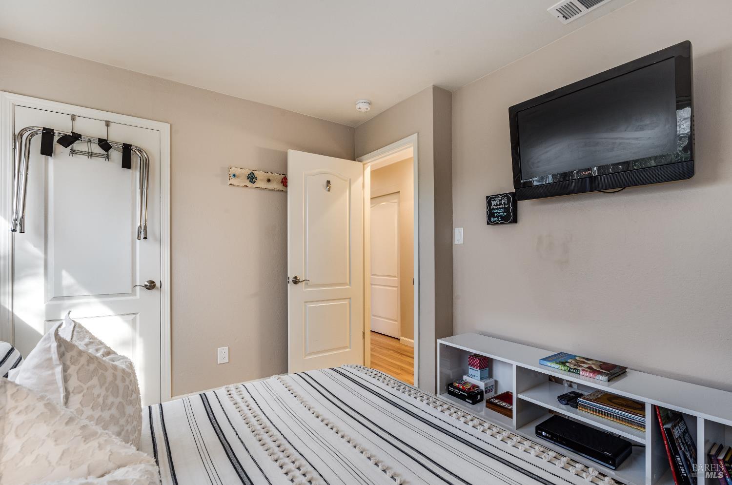 Detail Gallery Image 21 of 33 For 3770 Dover St, Napa,  CA 94558 - 3 Beds | 2 Baths