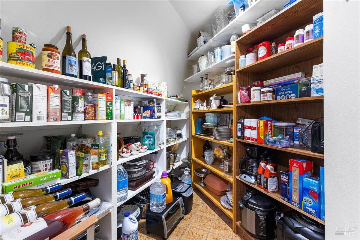 Detail Gallery Image 14 of 37 For 10045 Loch Haven Dr, Santa Rosa,  CA 95404 - 3 Beds | 2 Baths