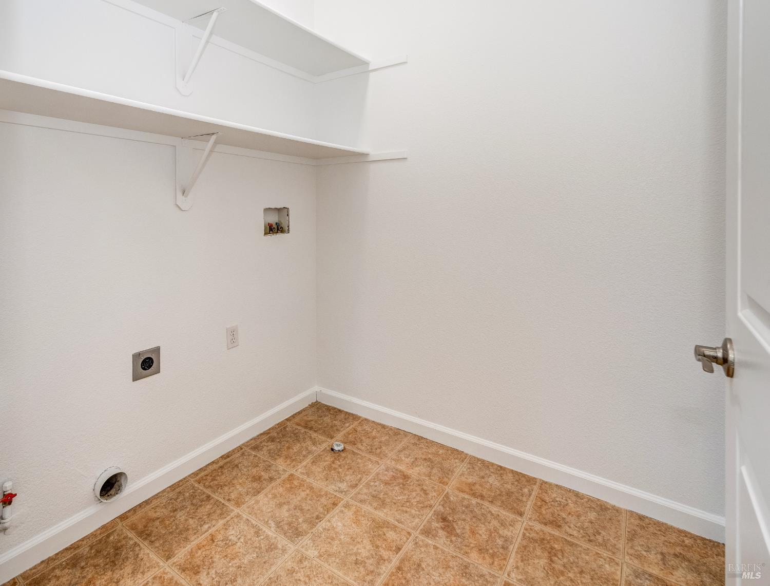 Detail Gallery Image 34 of 38 For 1660 Glenmore Dr, Fairfield,  CA 94533 - 4 Beds | 2/1 Baths