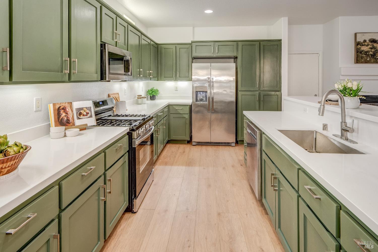 Detail Gallery Image 14 of 38 For 1660 Glenmore Dr, Fairfield,  CA 94533 - 4 Beds | 2/1 Baths