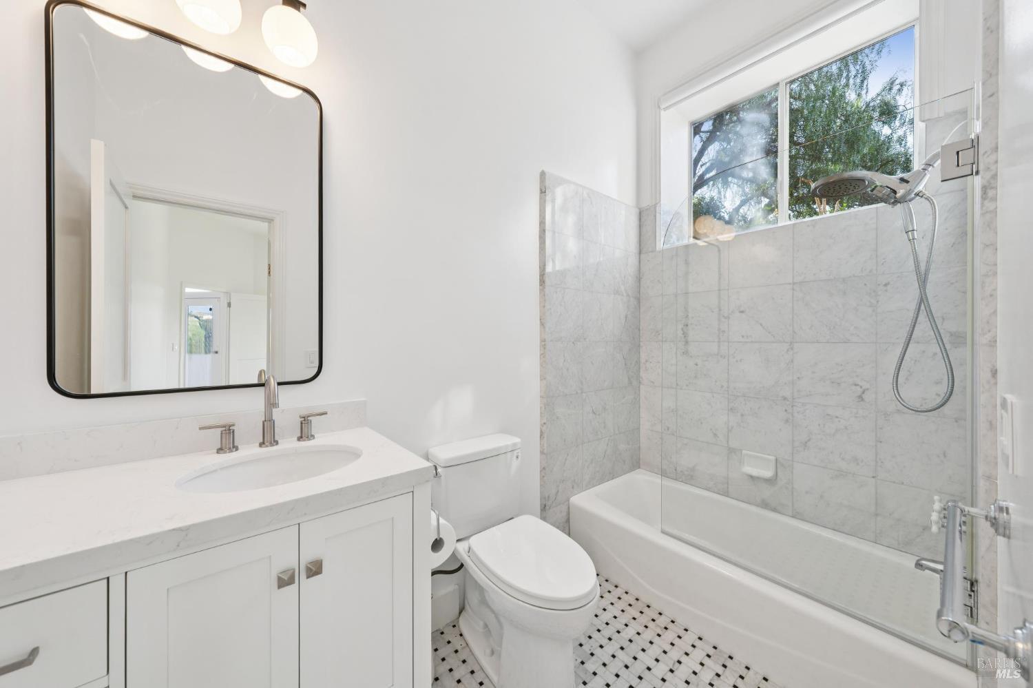 Detail Gallery Image 39 of 51 For 13 Upper Cecilia Way, Tiburon,  CA 94920 - 4 Beds | 3/1 Baths