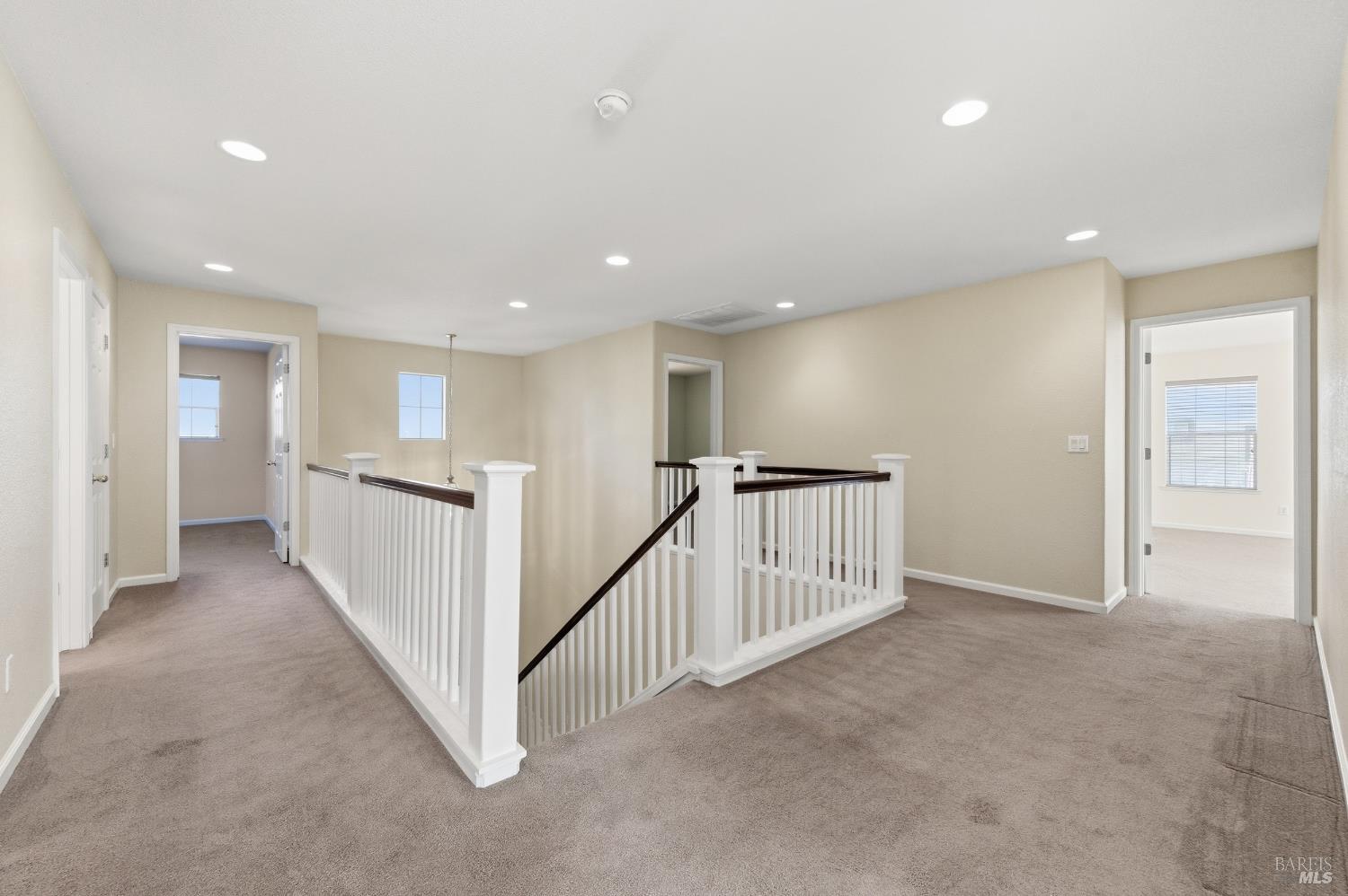 Detail Gallery Image 20 of 59 For 4595 Avondale Cir, Fairfield,  CA 94533 - 5 Beds | 2/1 Baths