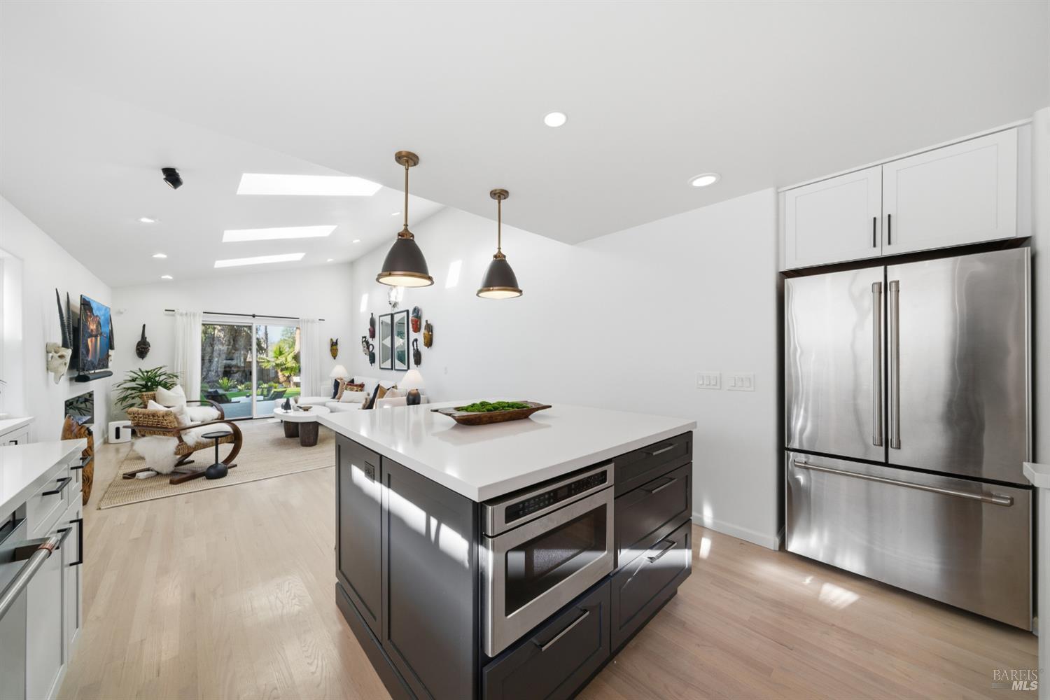 Detail Gallery Image 12 of 49 For 827 Verano Ave, Sonoma,  CA 95476 - 3 Beds | 2 Baths