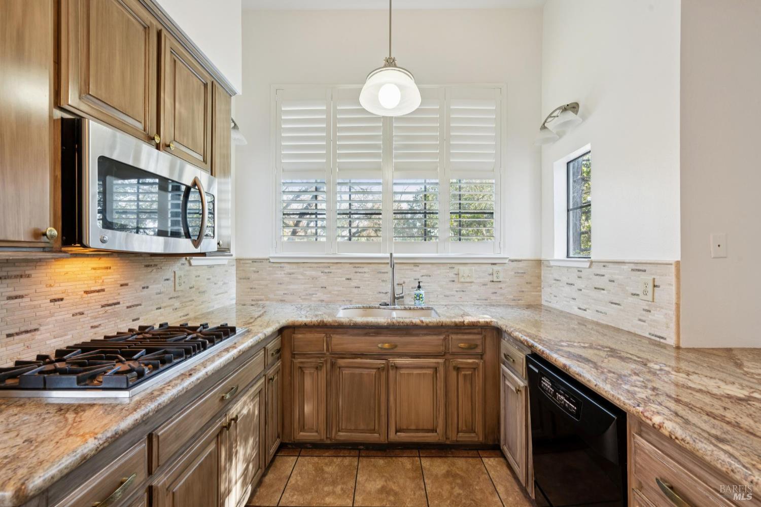 Detail Gallery Image 13 of 34 For 1116 Princeton Dr, Sonoma,  CA 95476 - 3 Beds | 3/1 Baths