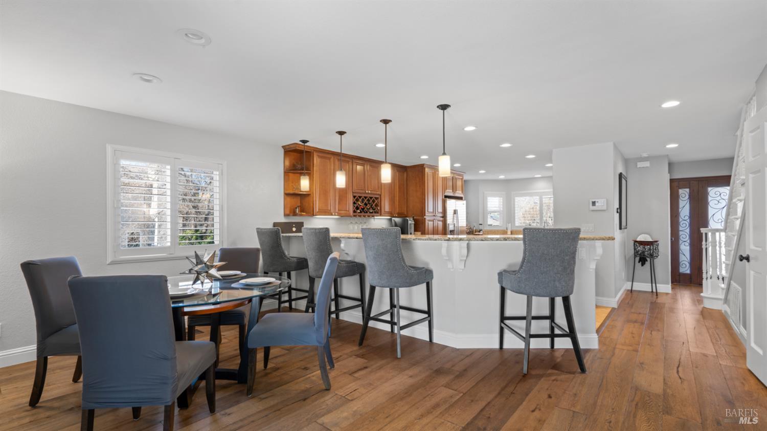 Detail Gallery Image 19 of 98 For 220 Hidden Valley Ln, Vacaville,  CA 95688 - 3 Beds | 2/1 Baths