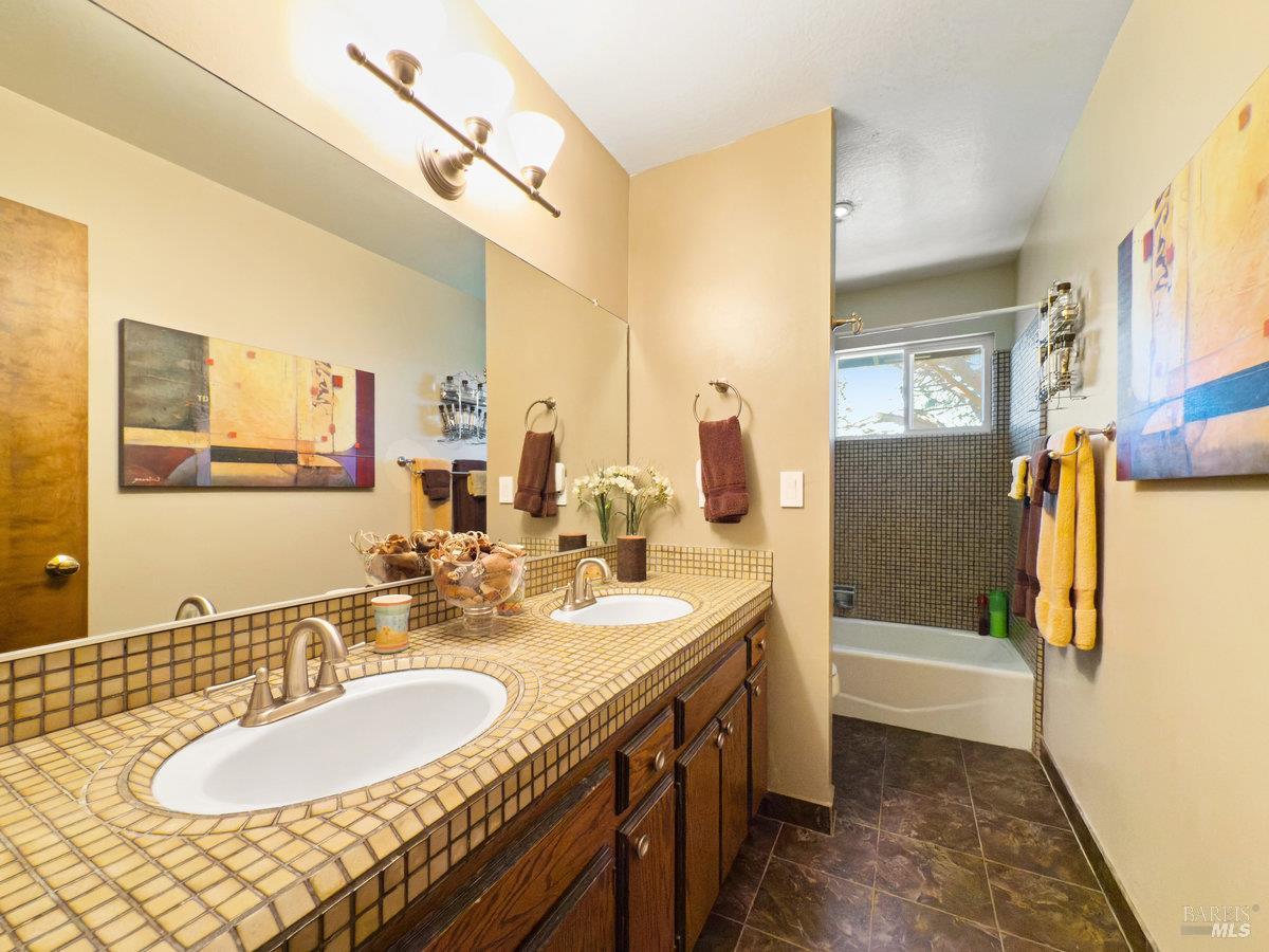 Detail Gallery Image 31 of 41 For 119 Oakmont Ave, San Rafael,  CA 94901 - 4 Beds | 3/1 Baths