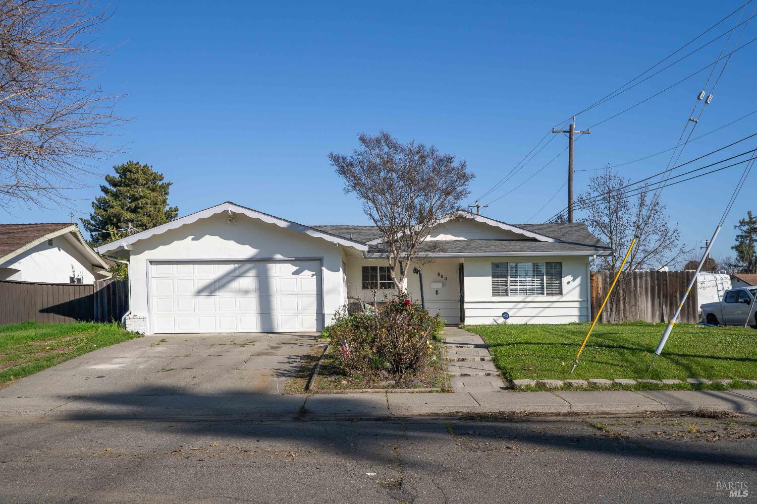 Detail Gallery Image 2 of 26 For 800 N Washington St, Dixon,  CA 95620 - 3 Beds | 2 Baths