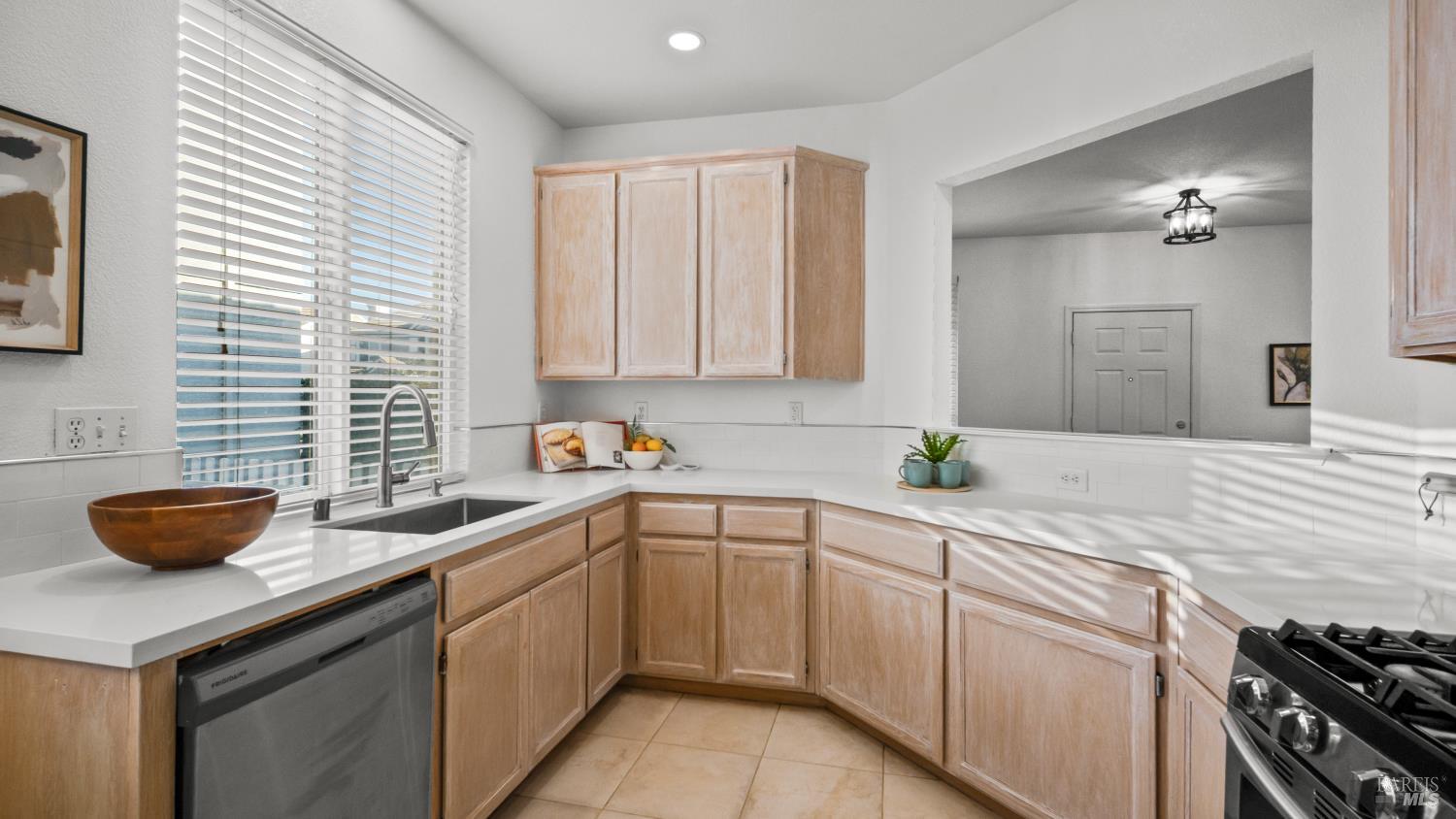 Detail Gallery Image 15 of 35 For 5257 Venus Dr, Fairfield,  CA 94534 - 3 Beds | 2 Baths