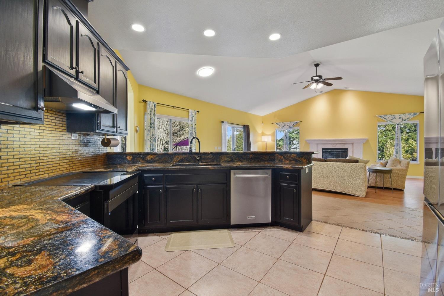 Detail Gallery Image 13 of 39 For 5828 Owl Hill Ave, Santa Rosa,  CA 95409 - 4 Beds | 3/1 Baths