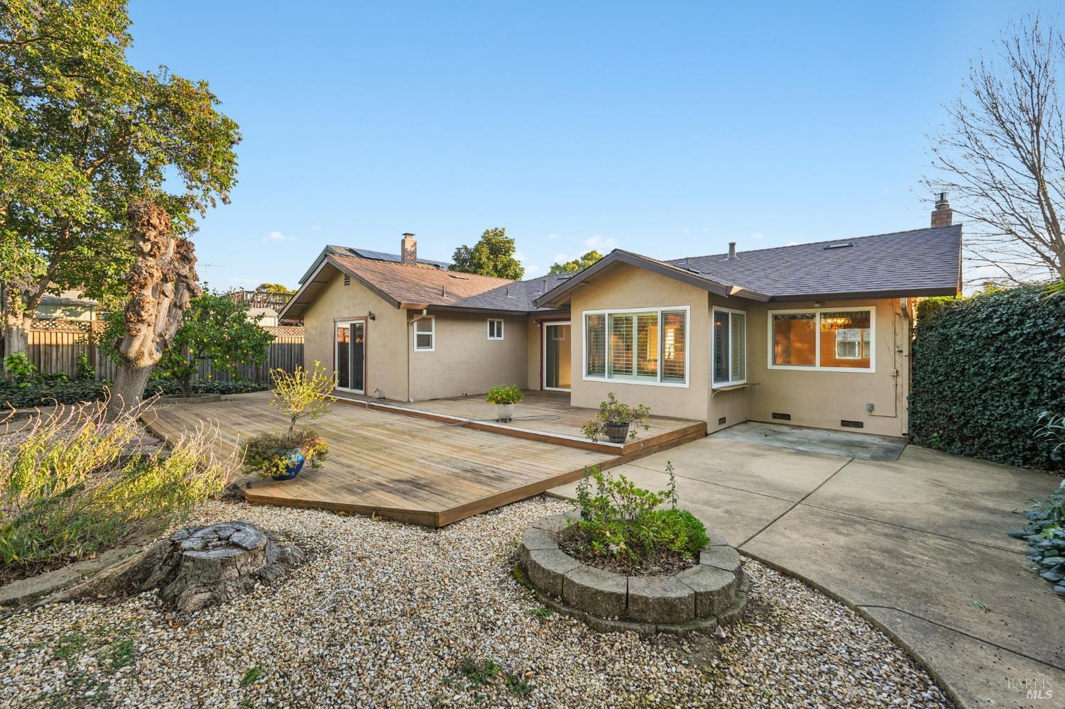 Detail Gallery Image 27 of 49 For 324 Woodside Cir, Vacaville,  CA 95688 - 3 Beds | 2 Baths