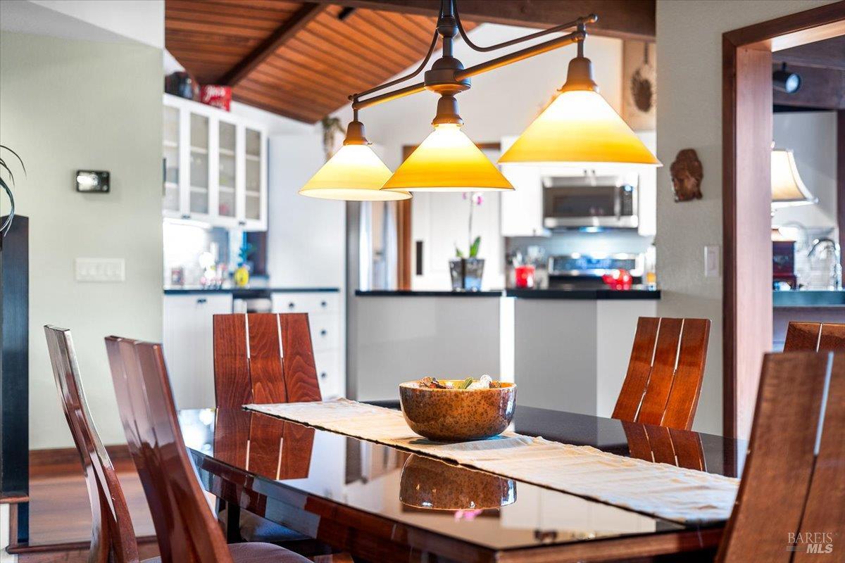 Detail Gallery Image 11 of 37 For 10045 Loch Haven Dr, Santa Rosa,  CA 95404 - 3 Beds | 2 Baths