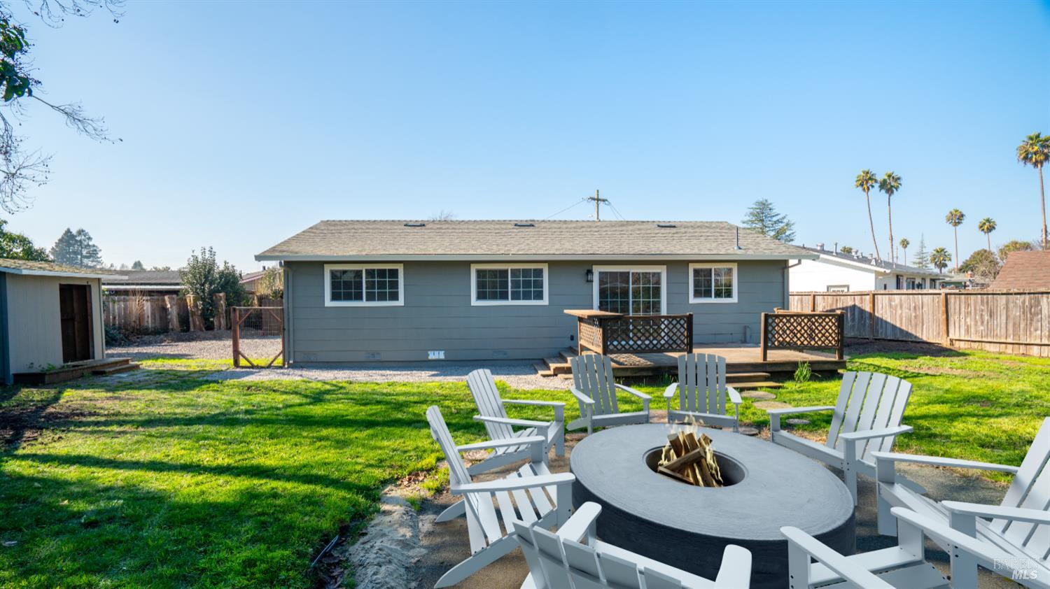 Detail Gallery Image 17 of 38 For 839 Bernadette Ave, Rohnert Park,  CA 94928 - 3 Beds | 2 Baths