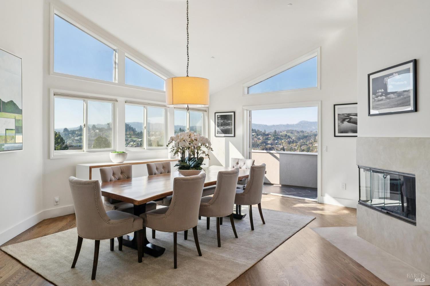 Detail Gallery Image 10 of 51 For 13 Upper Cecilia Way, Tiburon,  CA 94920 - 4 Beds | 3/1 Baths