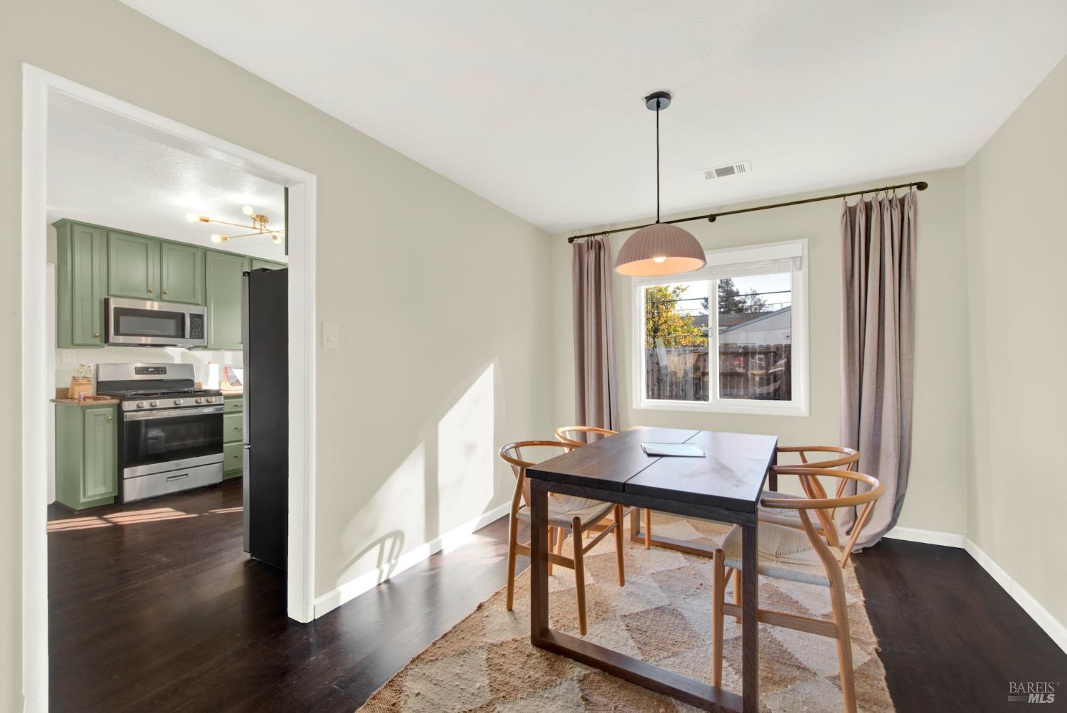 Detail Gallery Image 20 of 56 For 1837 Vermont St, Fairfield,  CA 94533 - 3 Beds | 1 Baths