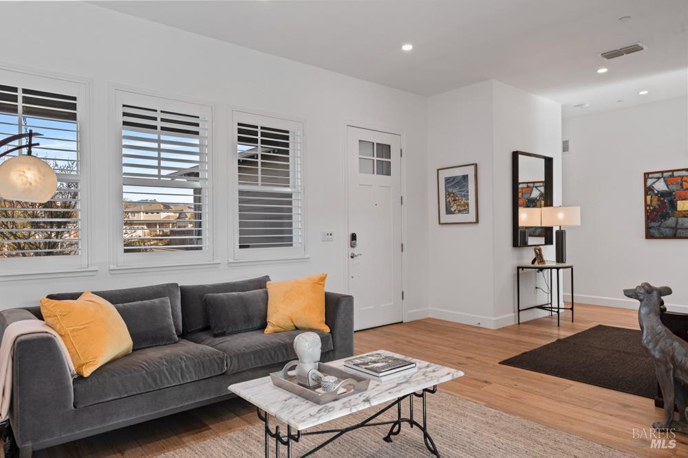 Detail Gallery Image 6 of 72 For 280 Pacific Heights Dr, Santa Rosa,  CA 95403 - 4 Beds | 3/1 Baths