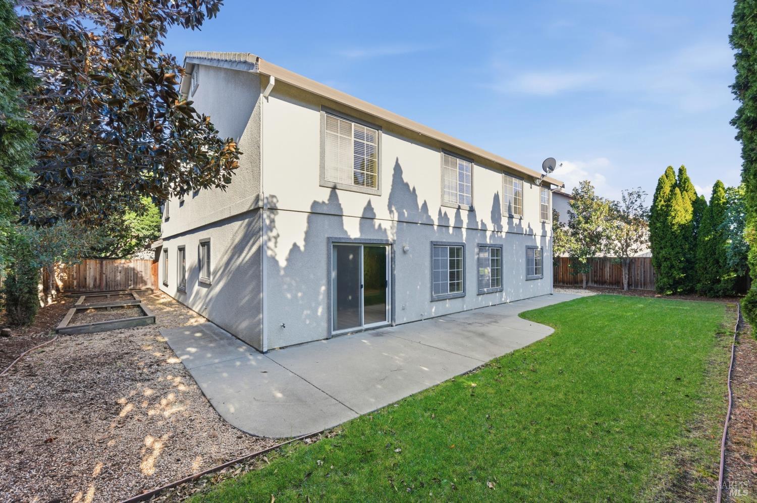 Detail Gallery Image 45 of 59 For 4595 Avondale Cir, Fairfield,  CA 94533 - 5 Beds | 2/1 Baths