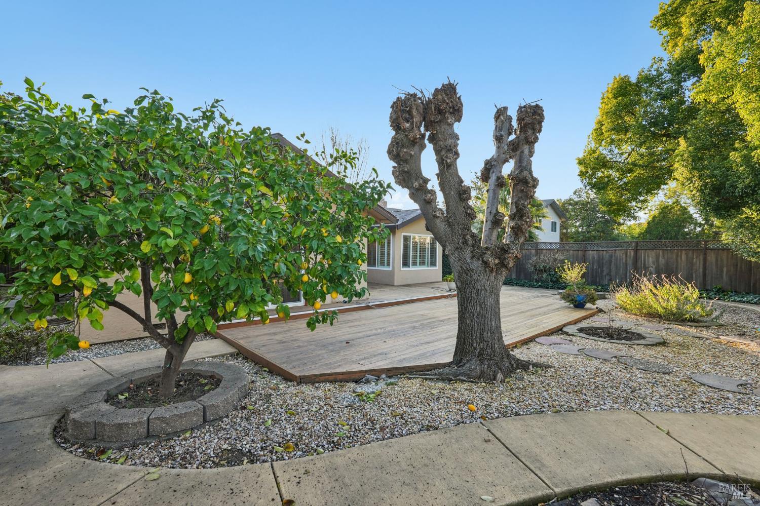 Detail Gallery Image 29 of 49 For 324 Woodside Cir, Vacaville,  CA 95688 - 3 Beds | 2 Baths