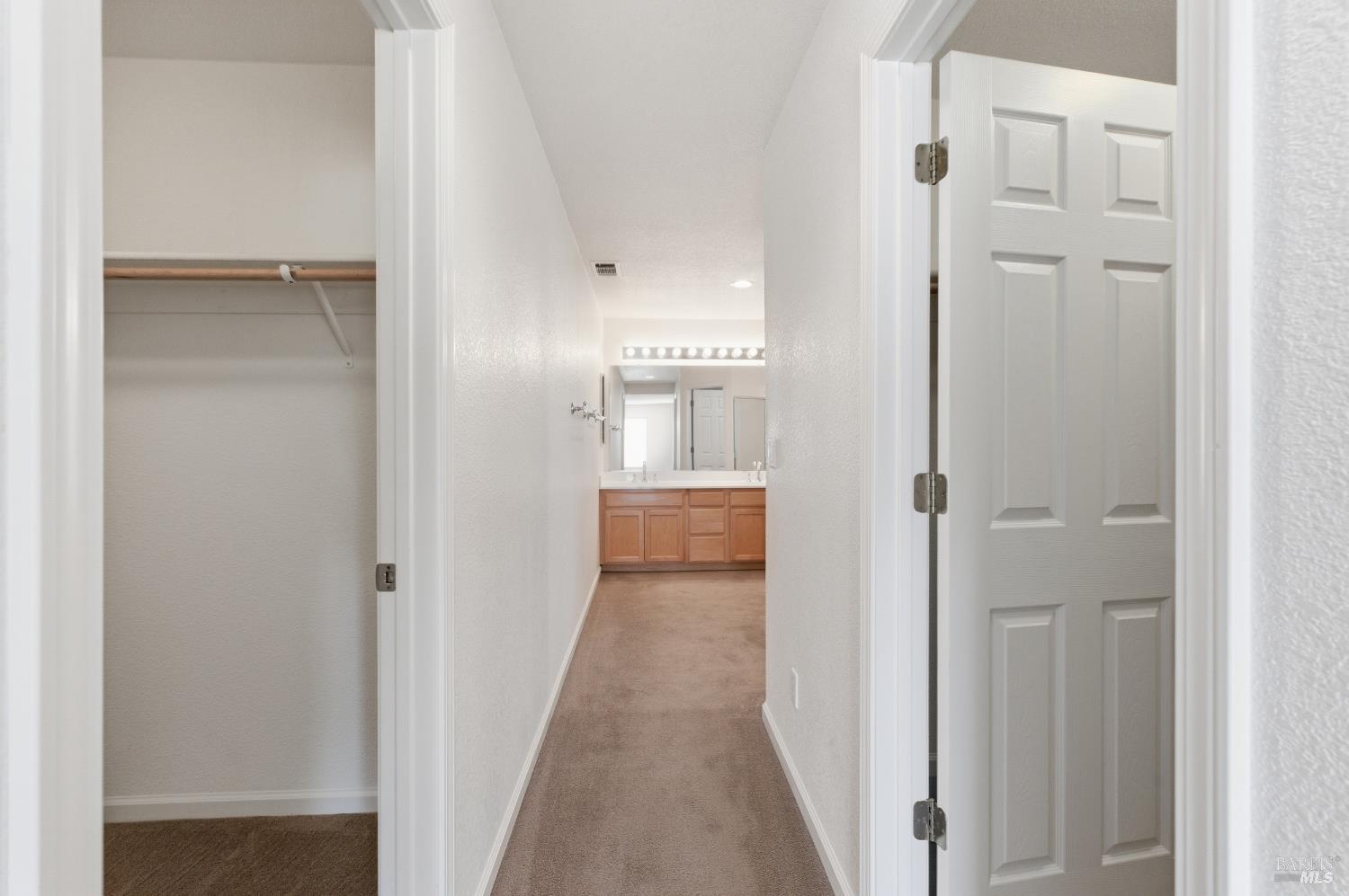 Detail Gallery Image 26 of 59 For 4595 Avondale Cir, Fairfield,  CA 94533 - 5 Beds | 2/1 Baths