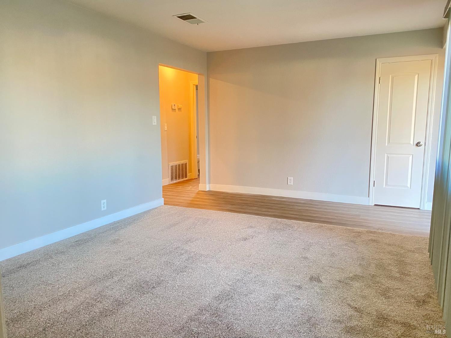 Detail Gallery Image 5 of 26 For 849 Finch Way, Fairfield,  CA 94533 - 3 Beds | 2 Baths