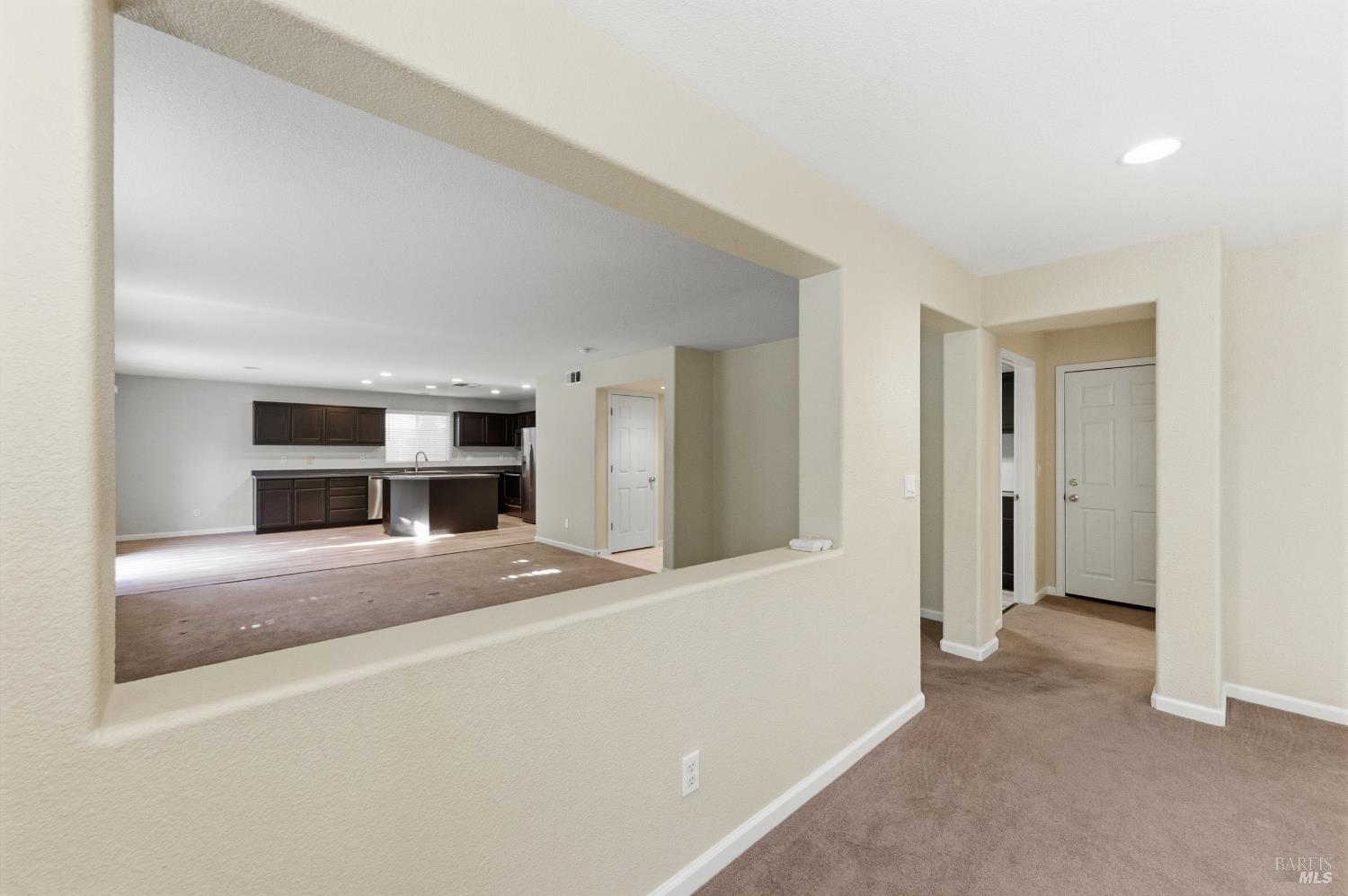 Detail Gallery Image 19 of 59 For 4595 Avondale Cir, Fairfield,  CA 94533 - 5 Beds | 2/1 Baths