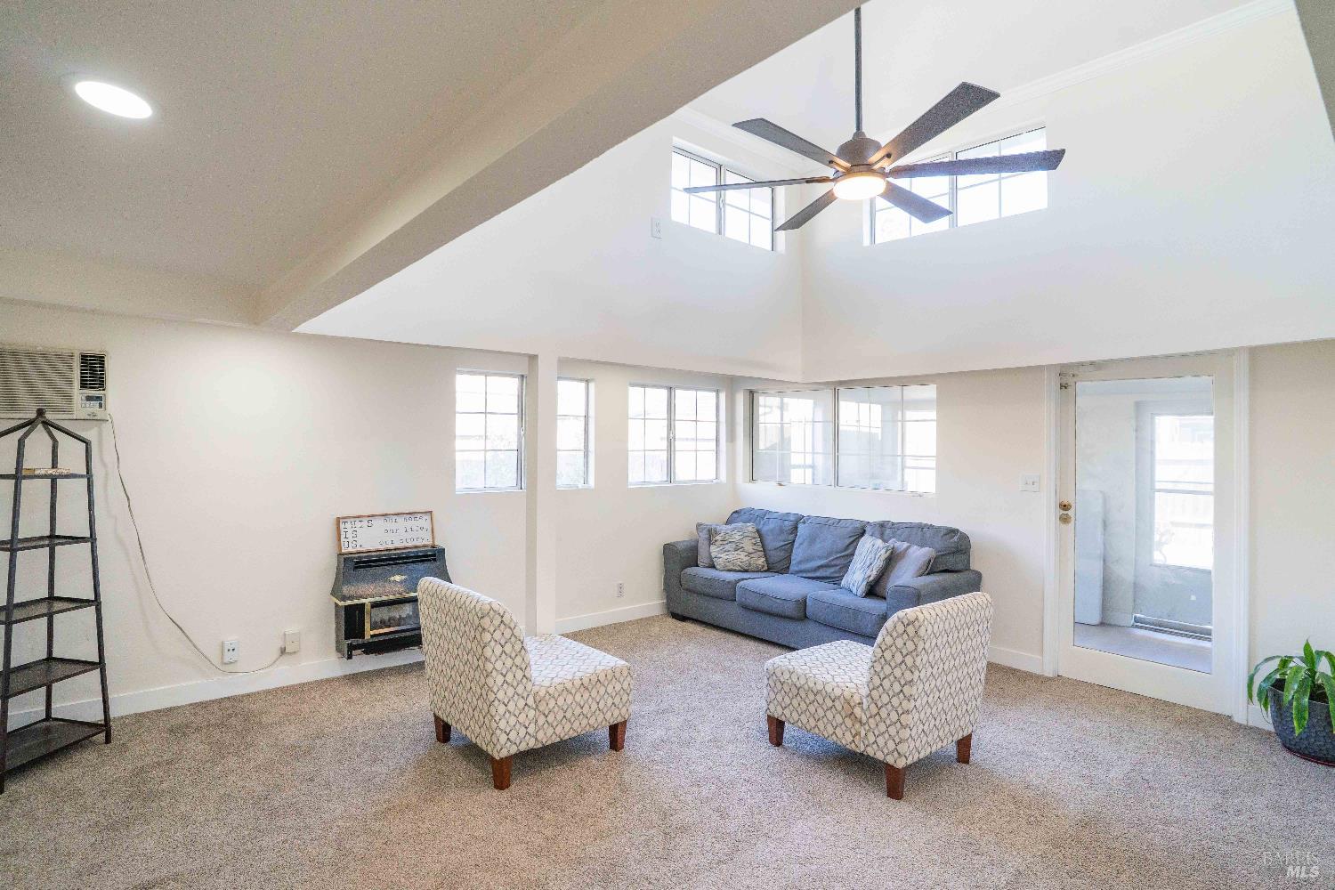 Detail Gallery Image 14 of 26 For 800 N Washington St, Dixon,  CA 95620 - 3 Beds | 2 Baths