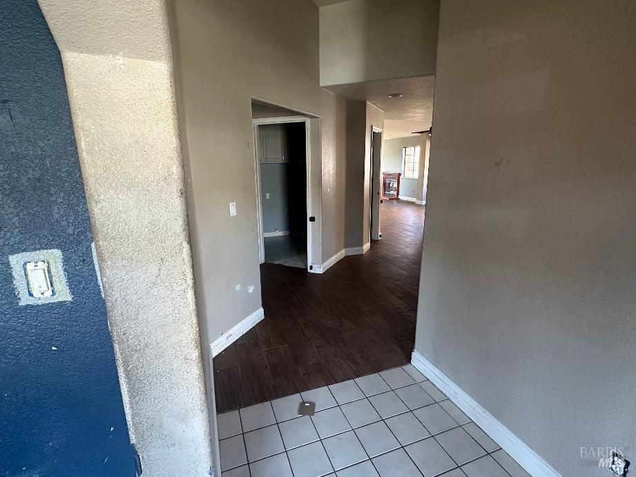 Detail Gallery Image 3 of 21 For 2163 Garnet Cir, Vallejo,  CA 94591 - 4 Beds | 2 Baths