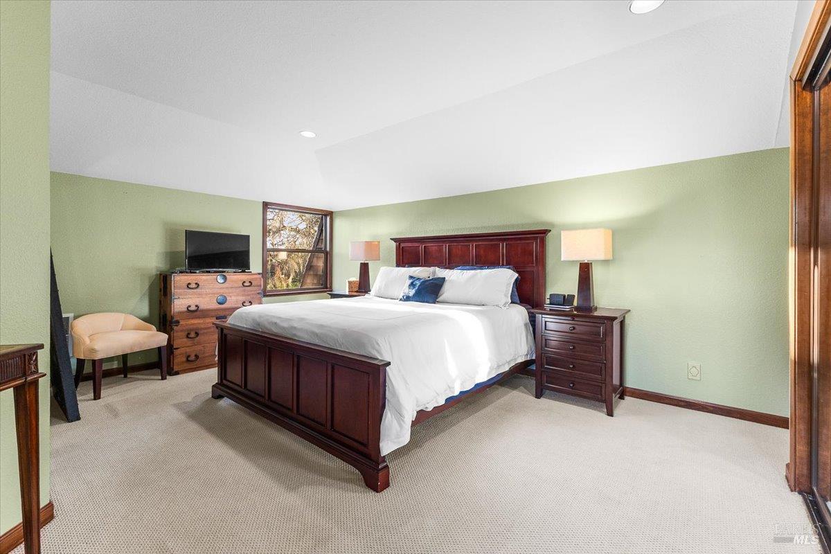 Detail Gallery Image 20 of 37 For 10045 Loch Haven Dr, Santa Rosa,  CA 95404 - 3 Beds | 2 Baths