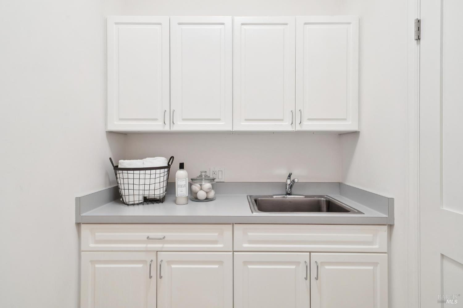 Detail Gallery Image 46 of 51 For 13 Upper Cecilia Way, Tiburon,  CA 94920 - 4 Beds | 3/1 Baths